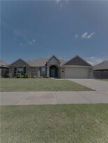 4608 W Wales Dr in Fayetteville, AR - Building Photo