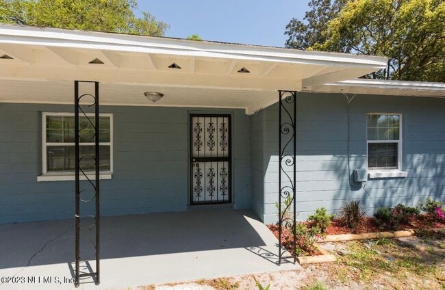 property at 2513 Spirea St