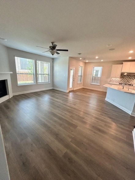 1704 Dunbrook Rd in McKinney, TX - Foto de edificio - Building Photo