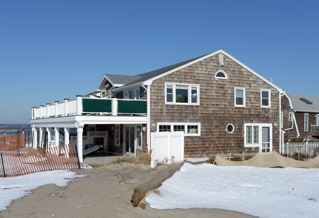 Larkin Square at Watch Hill in Westerly, RI - Building Photo