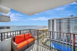 531 N Ocean Blvd in Pompano Beach, FL - Building Photo