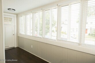 208 Pope St in Louisville, KY - Building Photo - Building Photo