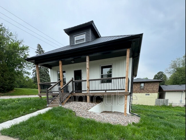 property at 3196 Windsor Ave