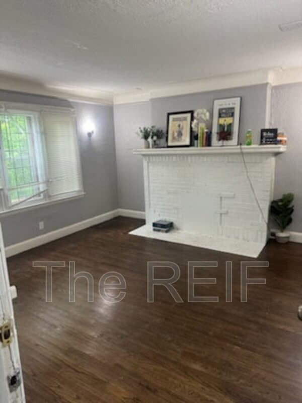 property at 4400 Buckingham