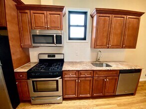 572 Jersey Ave in Jersey City, NJ - Building Photo - Building Photo