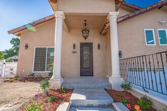 26976 Sand Canyon Rd in Santa Clarita, CA - Building Photo - Building Photo