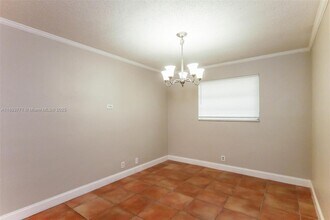 120 SW 7th Terrace in Hallandale Beach, FL - Building Photo - Building Photo