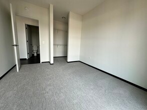 160 N Loomis St in Chicago, IL - Building Photo - Building Photo