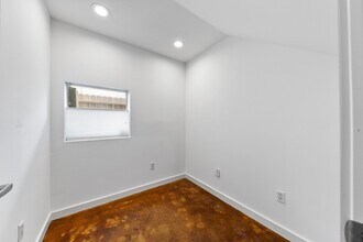 2614 Chenevert St in Houston, TX - Building Photo - Building Photo