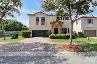 22760 SW 105th Ave in Miami, FL - Building Photo - Building Photo