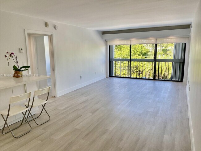 255 Galen Dr in Key Biscayne, FL - Building Photo - Building Photo