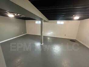 4821 Midway Dr NW in Cedar Rapids, IA - Building Photo - Building Photo