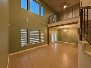 2912 Sun Dance Loop in Laredo, TX - Building Photo - Building Photo