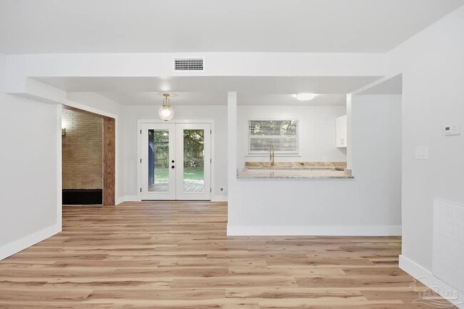 522 S Edgewood Cir in Pensacola, FL - Building Photo - Building Photo