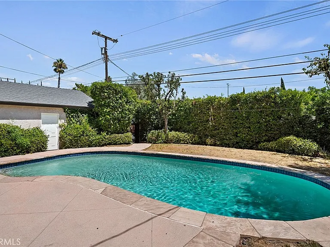 property at 11618 Paso Robles Ave
