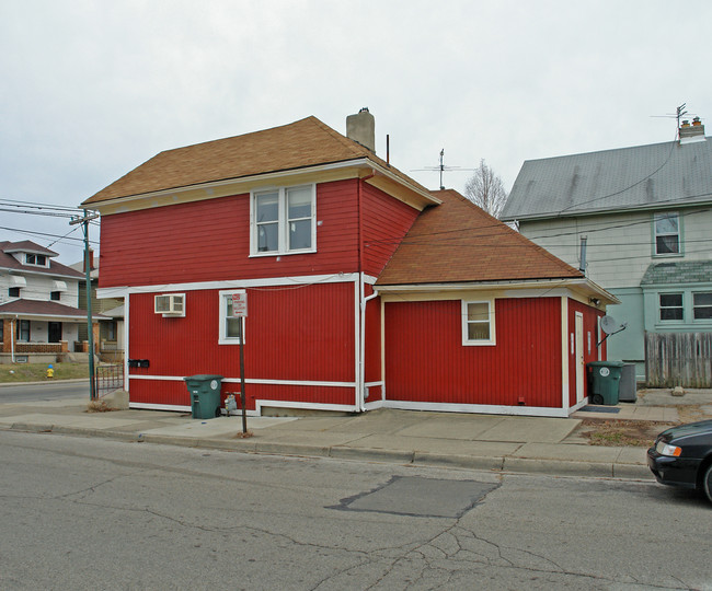 1400 Wyoming St in Dayton, OH - Foto de edificio - Building Photo