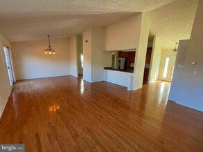 10293 Woodmont Ct in Manassas, VA - Building Photo - Building Photo