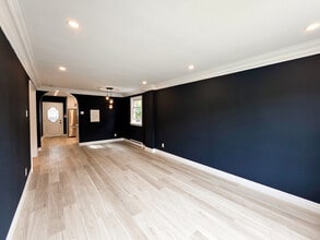 385 Mary St N in Oshawa, ON - Building Photo - Building Photo