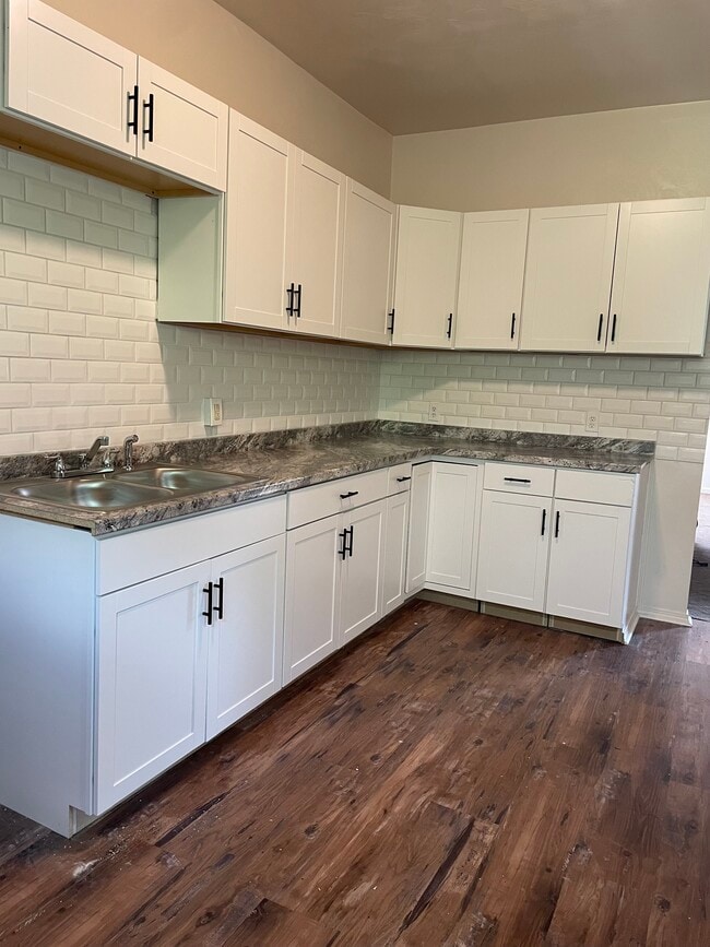 672 Middle Ave, Unit A