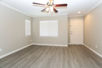 9526 Grandview Spring Ave in Las Vegas, NV - Building Photo - Building Photo