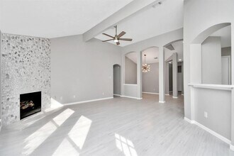 4962 Sentry Woods Ln in Pearland, TX - Building Photo - Building Photo