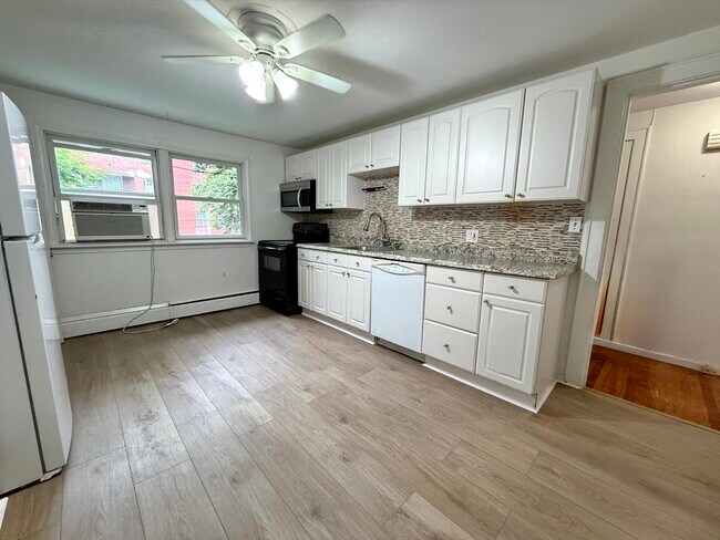 43 Aldrich Rd in Watertown, MA - Building Photo - Building Photo