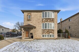 4311 Grace St in Schiller Park, IL - Building Photo