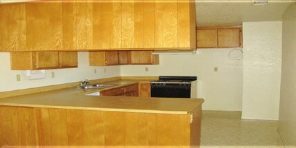 13135 Lakota Rd in Apple Valley, CA - Foto de edificio - Building Photo