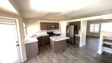 45450 Deerbrook Cir in La Quinta, CA - Building Photo - Building Photo