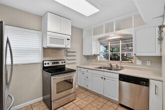 755 Alamanda Way S in St. Petersburg, FL - Building Photo - Building Photo