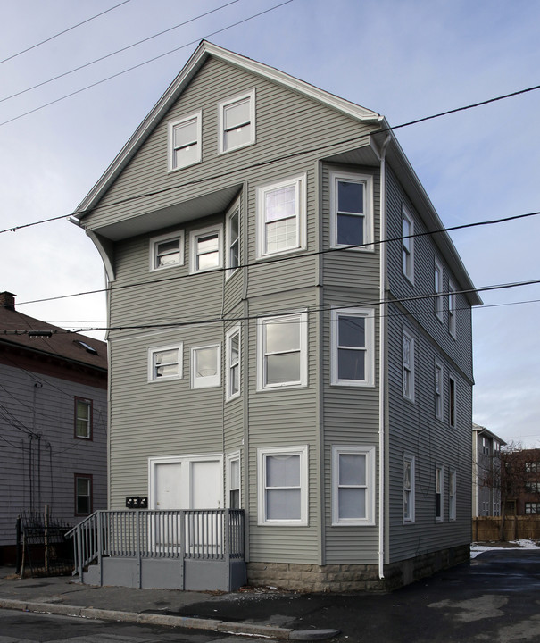 129 Wesleyan Ave in Providence, RI - Building Photo