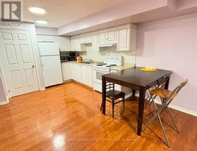 1215 Simcoe St S in Oshawa, ON - Building Photo - Building Photo