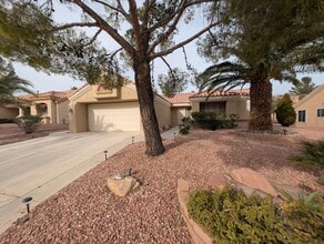 2737 Tumble Brook Dr in Las Vegas, NV - Building Photo - Building Photo