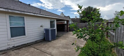 9006 S Ferndale Pl Dr in Houston, TX - Building Photo - Building Photo