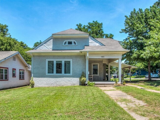 property at 1401 W Park Pl