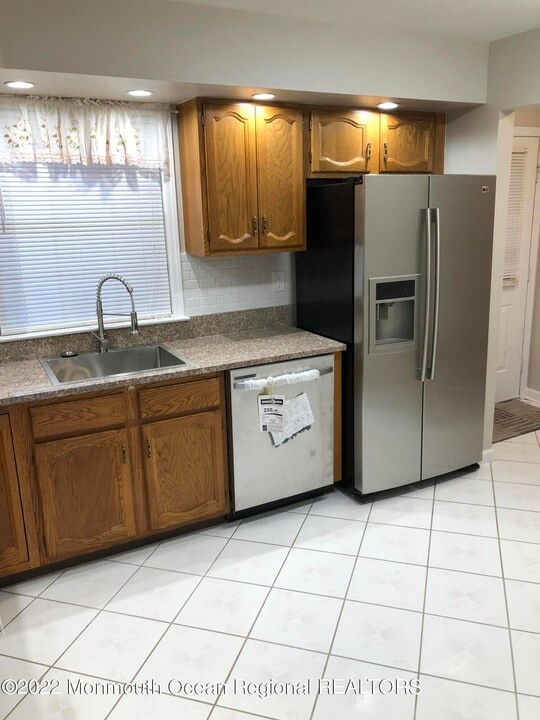 126 Concordia Cir in Monroe Township, NJ - Building Photo