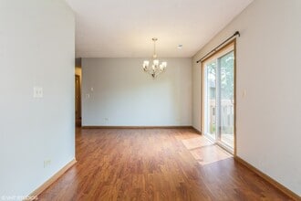 253 S Harrison St in Geneva, IL - Building Photo - Building Photo