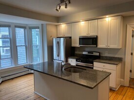 614 Smith St in Providence, RI - Building Photo