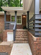 2897 White Oak Dr in Decatur, GA - Building Photo - Building Photo