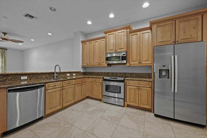 4902 Vine Cliff Way E in Palm Beach Gardens, FL - Foto de edificio