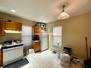 135 Marcella St, Unit 3 in Boston, MA - Building Photo - Building Photo