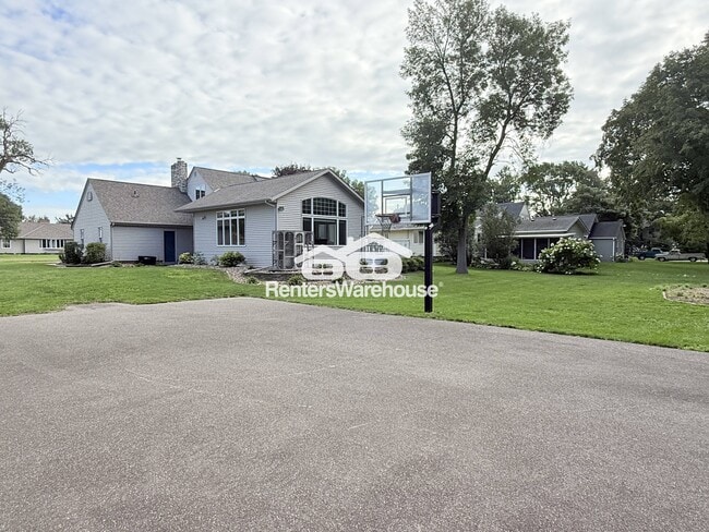 840 Park Ave in Hamburg, MN - Foto de edificio - Building Photo