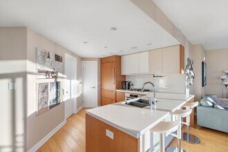 1372 Seymour St in Vancouver, BC - Building Photo - Building Photo