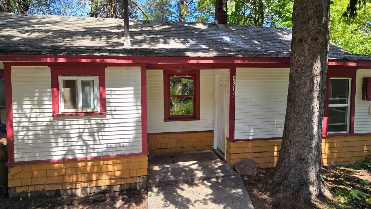 817 E 8th Ave in Spokane, WA - Building Photo