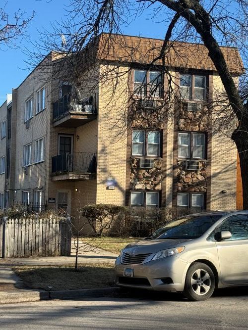 property at 7241 N Ridge Blvd