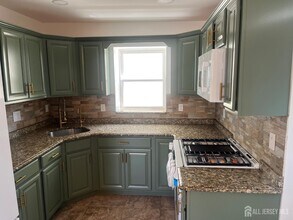 365 Grove St in Perth Amboy, NJ - Building Photo - Building Photo
