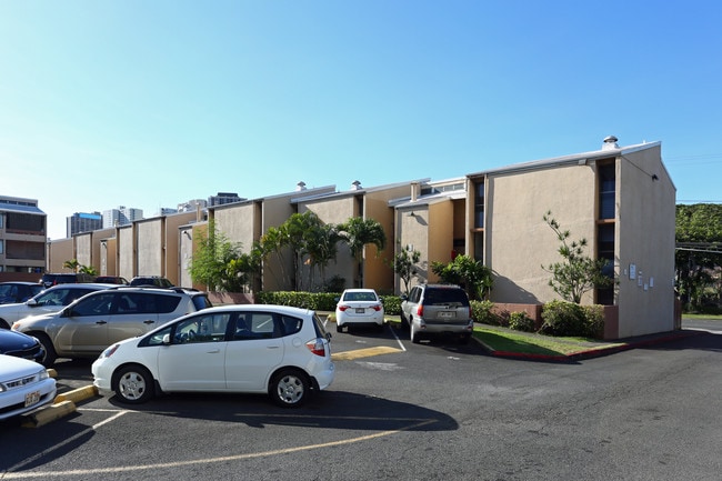 Kauluwela II Apartments in Honolulu, HI - Building Photo - Building Photo