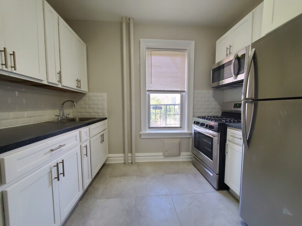 116 Corbin Ave in Jersey City, NJ - Building Photo