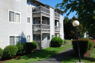 Park Place Apartments in Bremerton, WA - Building Photo - Building Photo