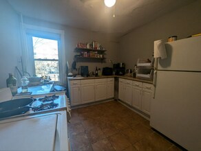 250 S 44th St-Unit -1f in Philadelphia, PA - Building Photo - Building Photo